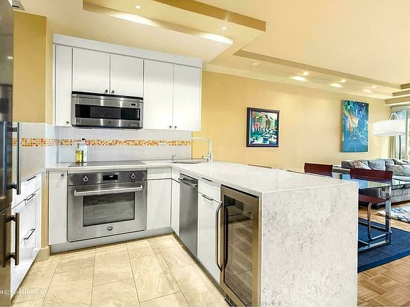 3rd image of 240 E 47th St APT 10E