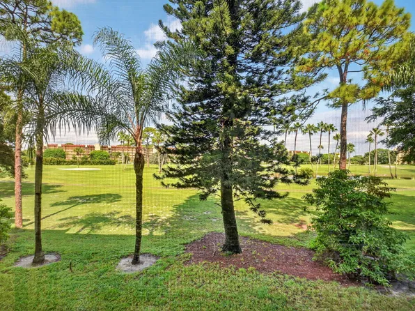 3810 Via Poinciana #206, Lake Worth, FL 33467