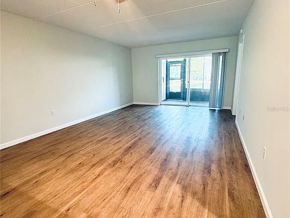3rd image of 203 Meadow Ln