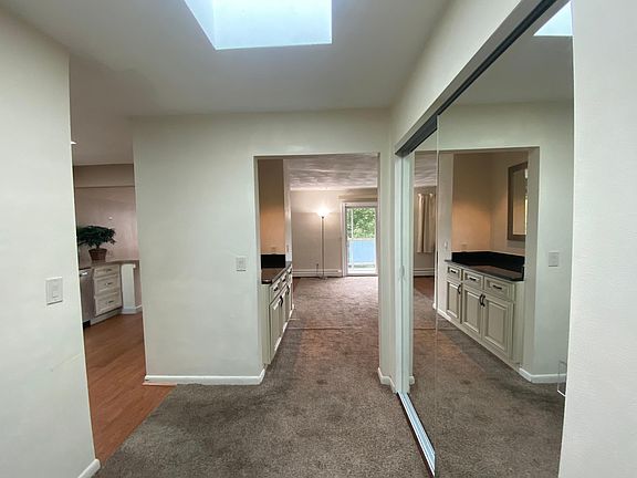 3rd image of 56 Louise St #2W