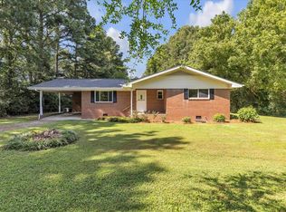 3318 Dobson Dr, Rocky Face, GA 30740