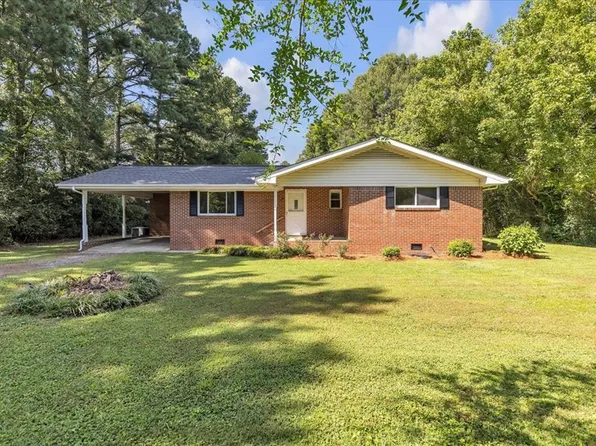 3318 Dobson Dr, Rocky Face, GA 30740