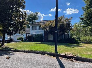 34 Waldhaven Ct, Piscataway, NJ 08854