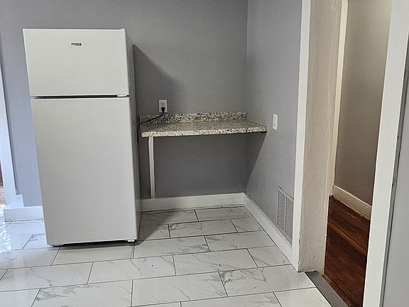 3rd image of 97 Blake St Floor 1