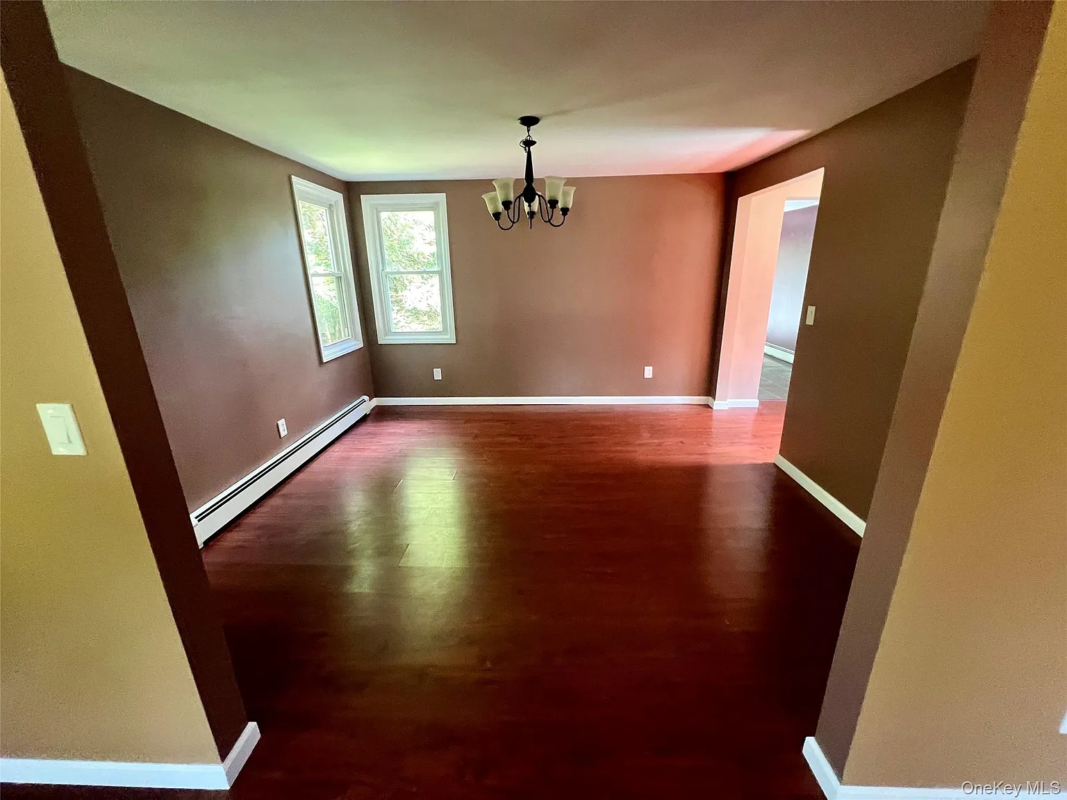 3 bed, 2.0 bath, 1908 sqft, $2,200 — Photo 4