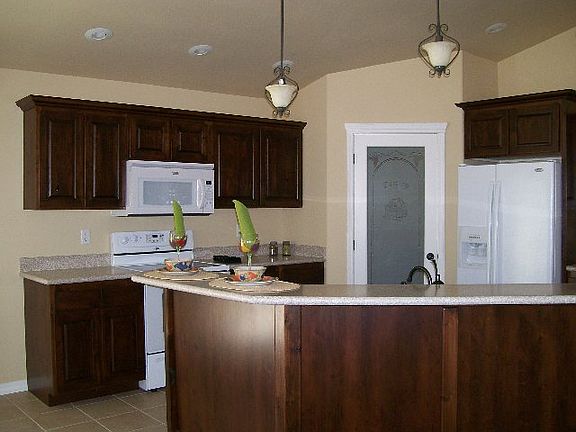 5th image of 584 Cottonwood Ln