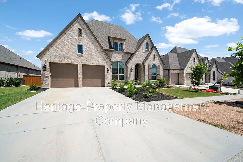 4 bed, 4.5 bath, 2980 sqft, $3,600 — Photo 2