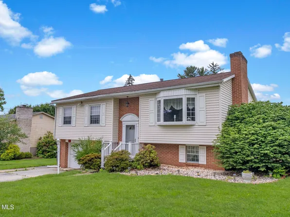 3339 Sylvan Heights Dr, Hollidaysburg, PA 16648