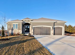 11094 S Palisade St, Olathe, KS 66061