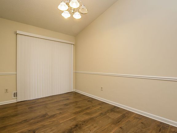 5th image of 3731 Menloe Way