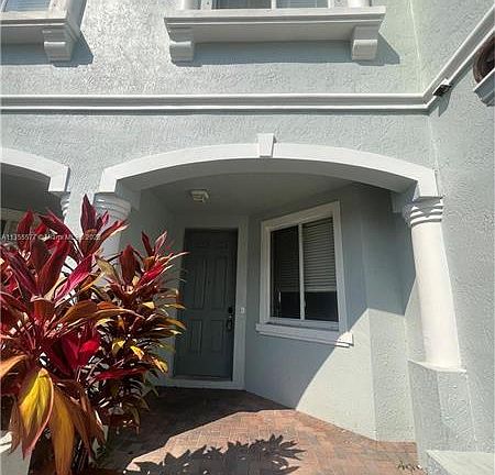 2nd image of 2190 Oakmont Dr #2190