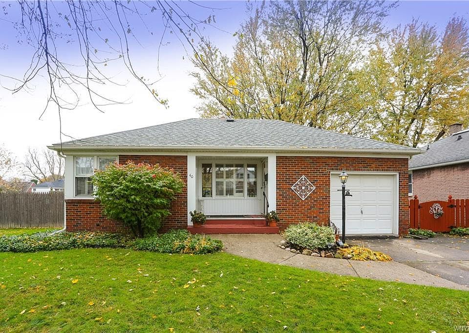 1st image of 40 Canterbury Ct