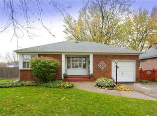 40 Canterbury Ct, Amherst, NY 14226