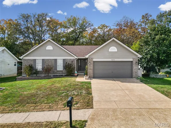 5253 Seasonbrooks Ln, Imperial, MO 63052