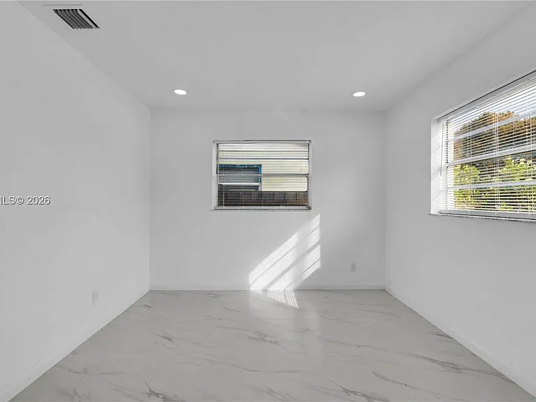 4285 SW 48th Ct — Photo 19