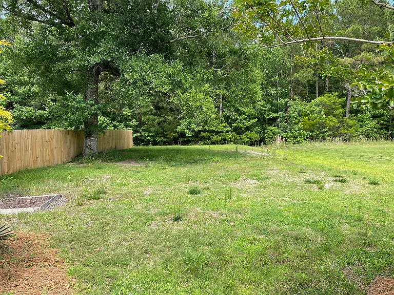 75 Shamrock Dr W — Photo 44