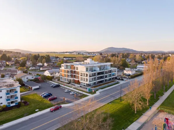 9570 5th St #108, Sidney, BC V8L 2W5