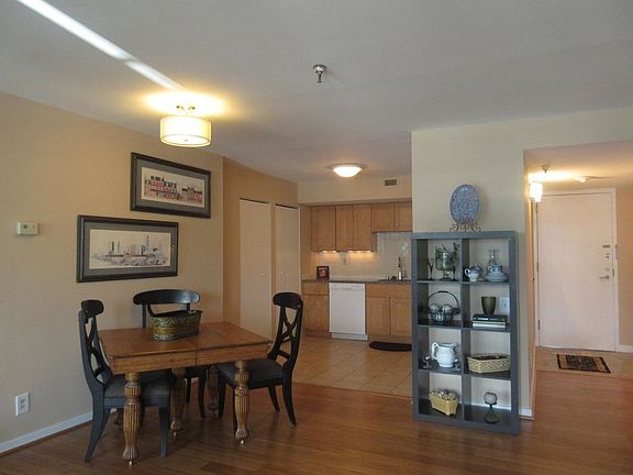 5th image of 3 N Columbus Blvd APT 303