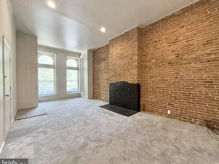 1502 W Mount Royal Ave #1 — Photo 6