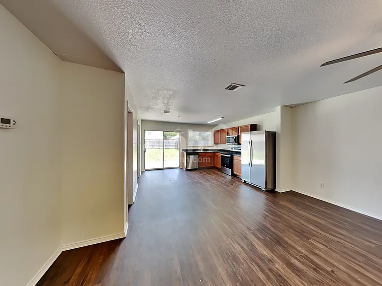 2014 Kingsbridge Dr — Photo 5
