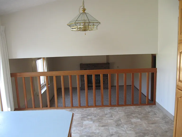319 SW 28th Ct — Photo 5