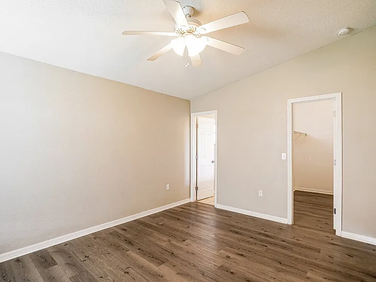 4944 Palm View Dr N — Photo 9