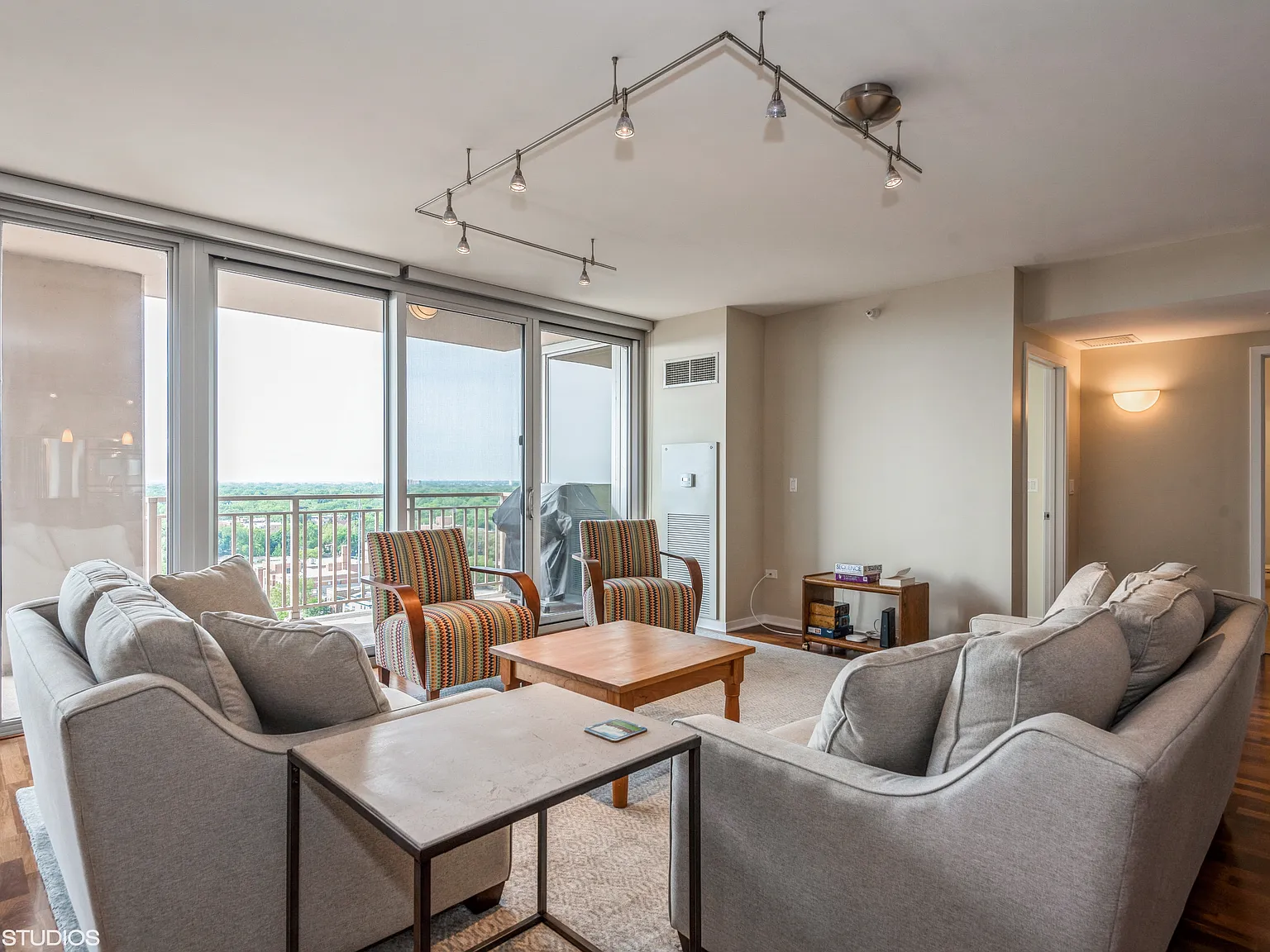 2 bed, 1911 sqft, $6,100 — Photo 4