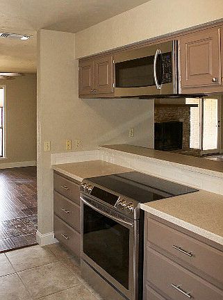 4th image of 549 West Ln
