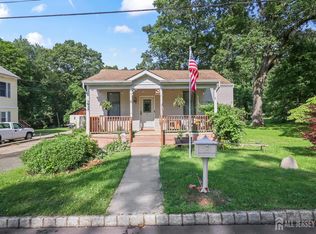 8 Walnut St, Monroe Township, NJ 08831