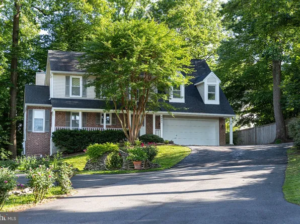 9695 Holly Oak Ct, Fairfax Station, VA 22039