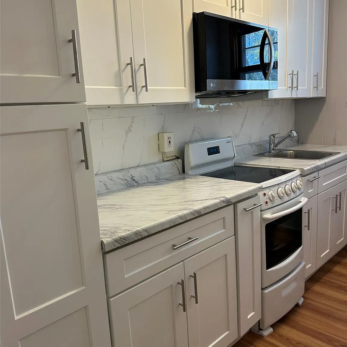 2 bed, 1.0 bath, 500 sqft, $2,500 — Photo 2
