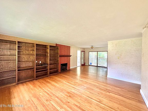 3rd image of 7313 Stockton Dr