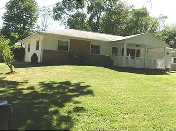 2366 Saratoga Dr, Hermitage, PA 16148