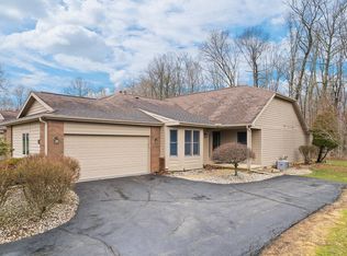 500 Richlyn Dr, Adrian, MI 49221