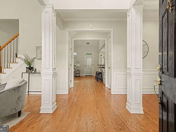 3rd image of 1591 Oak Park Cv