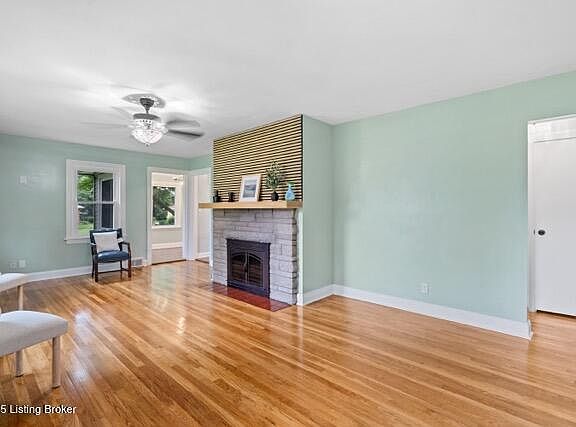 4th image of 3907 Glen Oak Dr