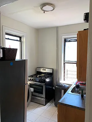 Rented by Signature Property Realty | media 2