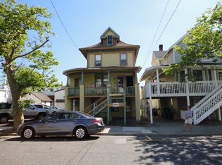 422 W Glenwood Ave, Wildwood, NJ 08260
