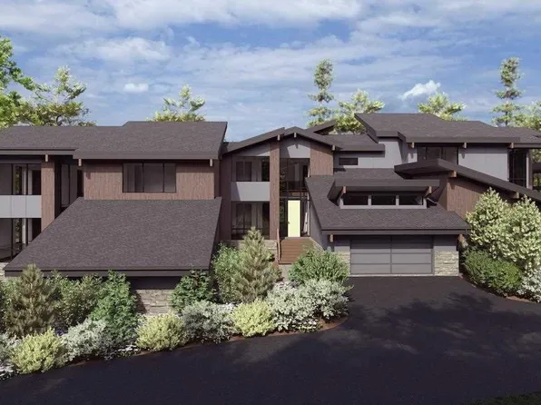 1061 Cedar Ln, Bay Harbor, MI 49770
