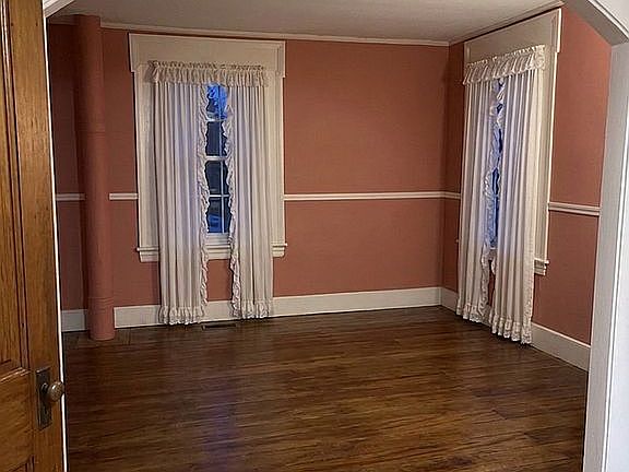 4th image of 1515 Odell Rd