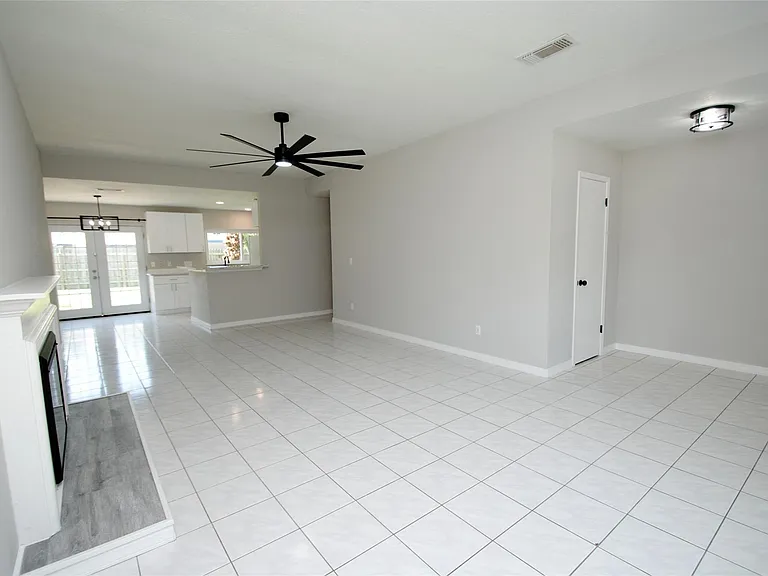 22831 John Rolfe Ln S — Photo 6