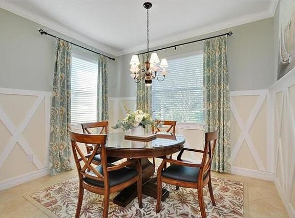 4th image of 3919 Sanibel St