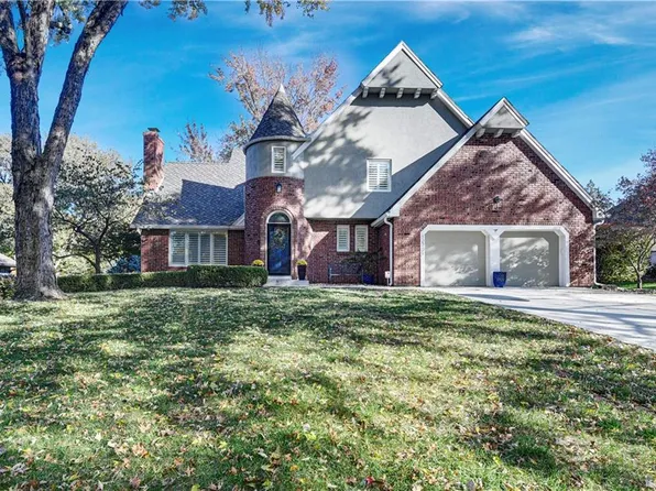 12709 Pawnee Ln, Leawood, KS 66209