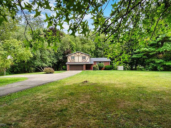 2nd image of 210 Heritage Dr