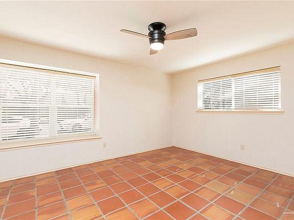 4th image of 1119 Cardinal Ave
