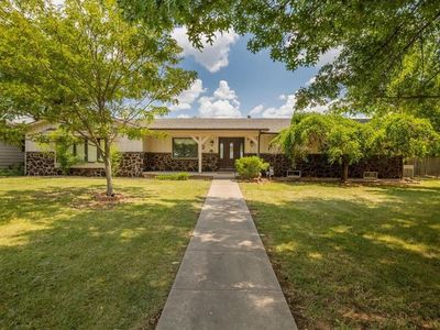 1300 N Rock Rd, Derby, KS, 67037