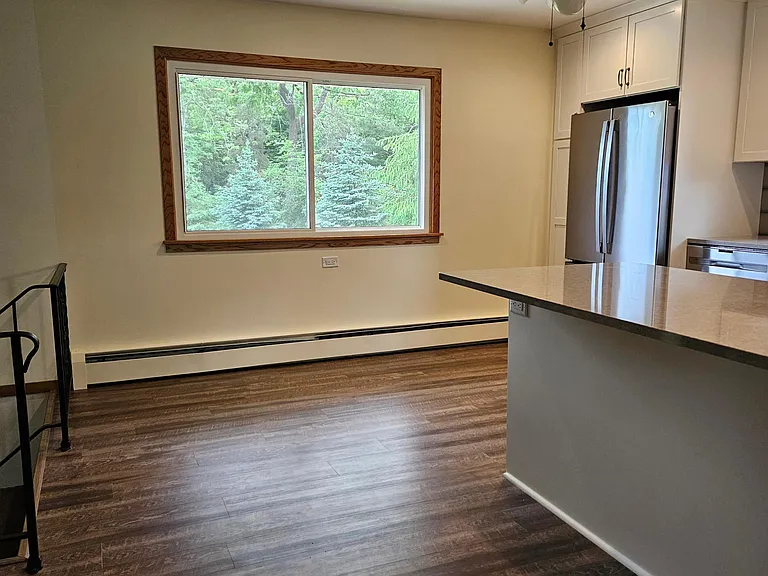 1093 Polk Cir NE — Photo 9