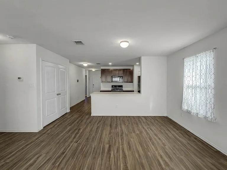 5689 McClelland St — Photo 5
