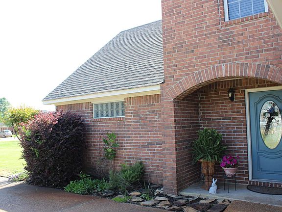 3rd image of 6681 Crystal Dr