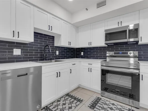 919 Hillcrest Dr APT 803, Hollywood, FL 33021